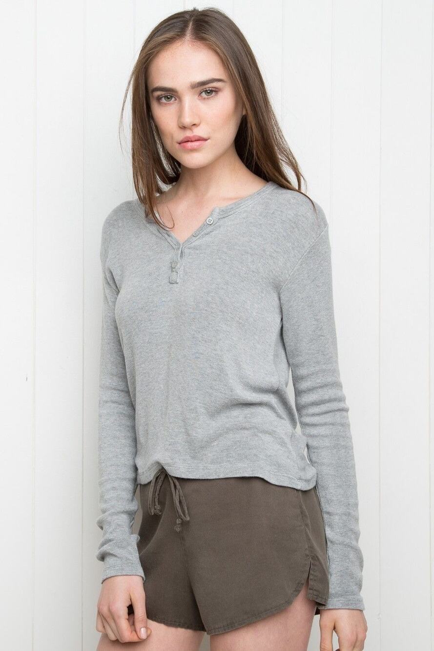 Brandy Melville Women's Gray Callan Long Sleeve Waffle Knit Henley Top U6-13